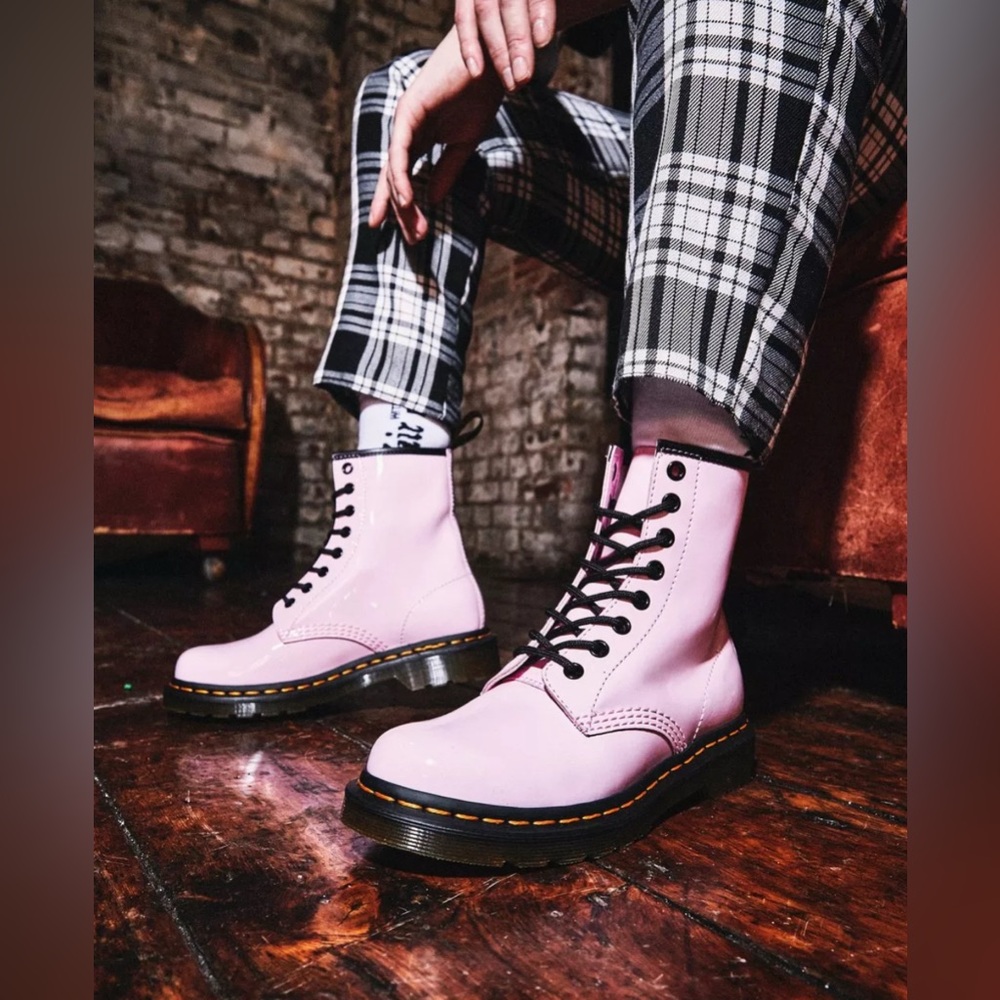 Dr. Martens 1460 Pale Pink Women's Size 7 Combat Boots patent Leather Boots